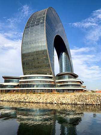 Crescent Building - Baku