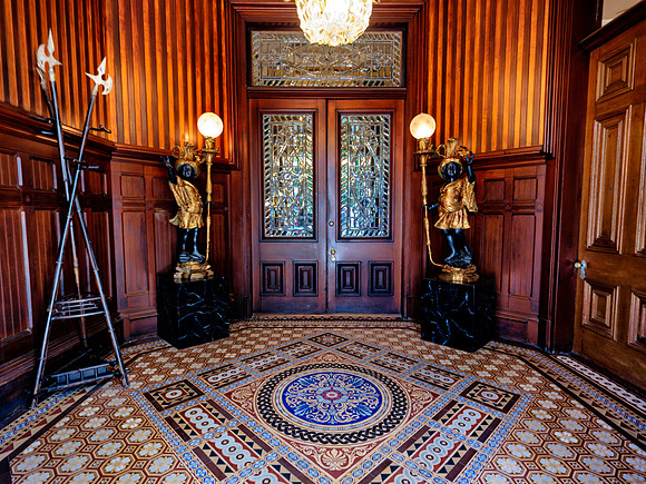 Calhoun Mansion