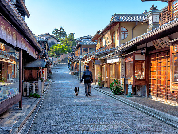 Ninenzaka sunrise - Kyoto
