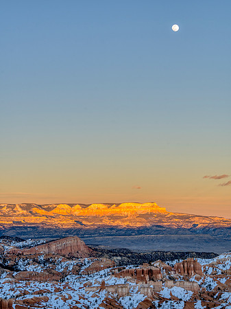Fun moon on Bryce